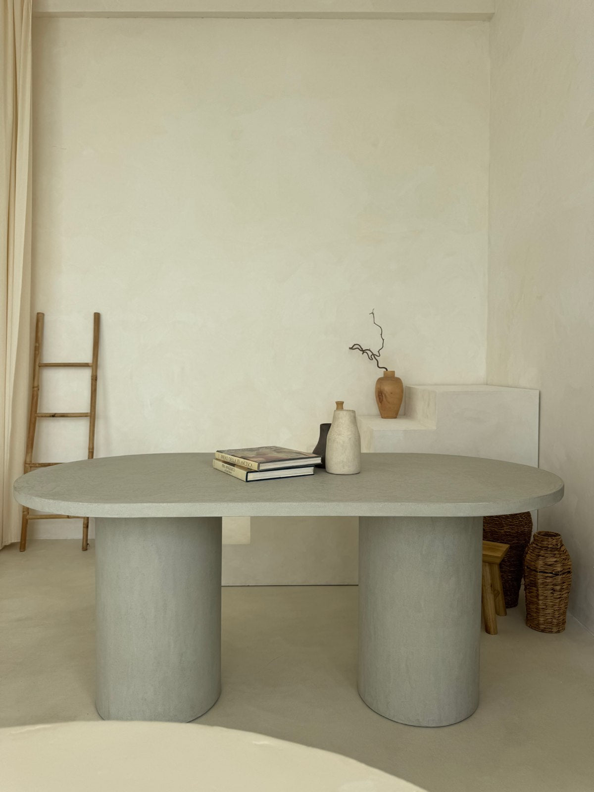 Arra Dining Table